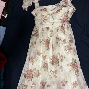 Premier Amour Strapless Floral Dress in White and Pink